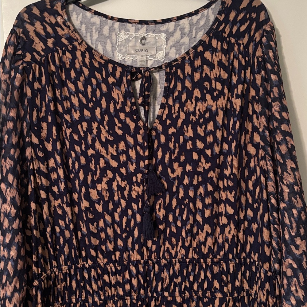 Cupio Blue and Beige Patterned Top